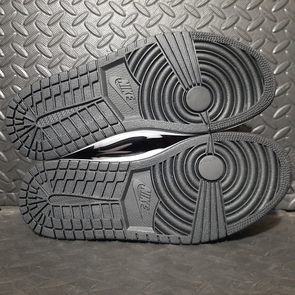 Jordan 1 Low SE Utility White Black Gym Red shoes DD9337-106 - Picture 8 of 9